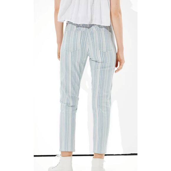 🦃 American Eagle AE High Waisted Stretch Mom Jeans Striped Blue White 0 Reg - Picture 2 of 16